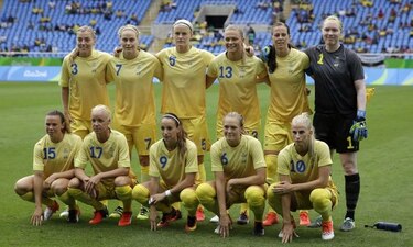 Suecia vence 1-0 a Sudáfrica en apertura del fútbol femenino