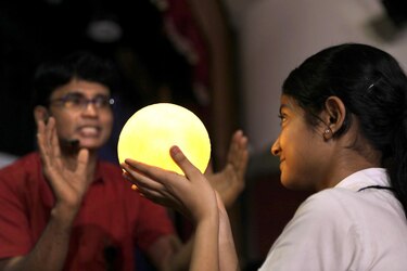 Qué hay detrás de la misión espacial de la India al polo sur de la Luna