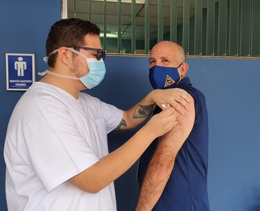 Costa Rica negocia la compra de vacunas contra la Covid-19 para inmunizar a sus niños