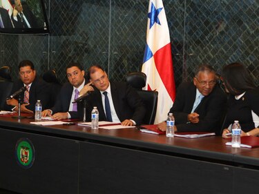 Objetan a Castillero Hoyos para la Defensoría