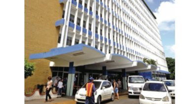 Médicos del Servicio de Gastroenterología siguen en huelga