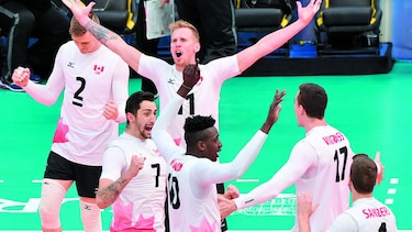 Canadá sorprende a Rusia en voleibol