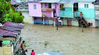 Mal clima deja 10 mil desplazados en República Dominicana
