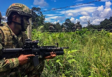 Ataque deja sin luz a miles de personas en frontera de Colombia con Ecuador