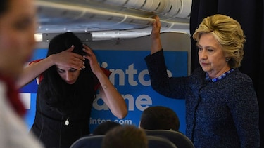 Hillary Clinton arremete contra el FBI por polémica sobre su correo