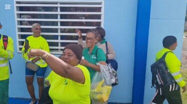 Trabajadores de la AAUD salen a protestar: exigen pago de bono de navidad