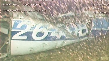 Hallan un cuerpo en el fuselaje del avión de Sala