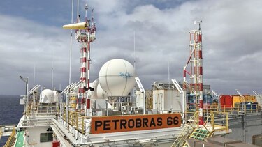 Petrobras venderá yacimientos de crudo por $823 millones