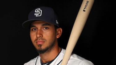 Javy Guerra recibe el llamado de los Padres