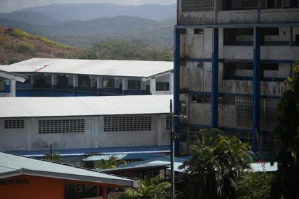 Educadores critican la eficacia de los programas gubernamentales para mejorar las escuelas