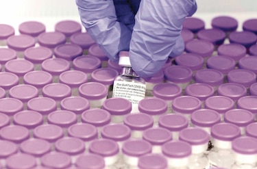  Primera homologación de emergencia a vacuna de Pfizer-BioNTech