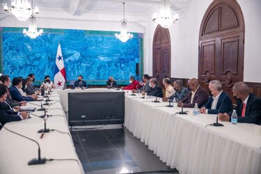 Presidente Cortizo y dirigentes de Canatra acuerdan establecer una mesa de diálogo