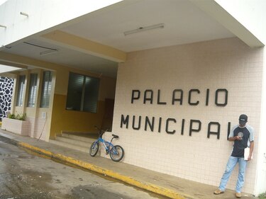 Alcaldía de Las Tablas otorga licencia sin sueldo a 70 funcionarios debido a la falta de recaudación