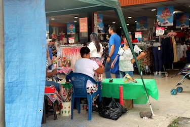 Alcaldía de Panamá permite retorno de los buhoneros; aclara que son temporales