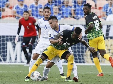 Jamaica y El Salvador empatan y se complican en la Copa Oro