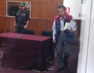 Jueza llamó la atención a Fujimori por mostrar mensajes durante juicio