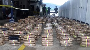 Decomisan mil 770 paquetes de droga