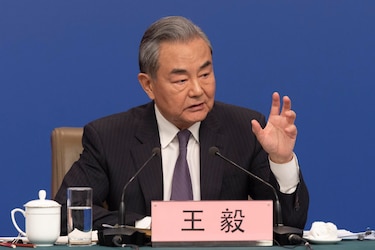China dice respetar la soberanía danesa sobre Groenlandia en una reunión entre cancilleres