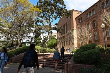 Universidad de California pagará $243.6 millones a 203 mujeres que denunciaron abuso sexual