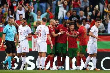 Portugal golea a Suiza (4-0) con doblete de Cristiano Ronaldo