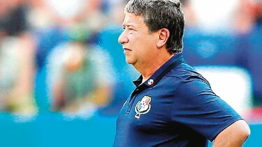 Bolillo Gómez se refiere a los amistosos de Ecuador contra Perú y Panamá