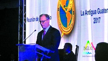 SIP aborda corrupción y amenazas a la prensa