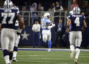 Rivers y Chargers arrollan a unos Cowboys en plena debacle