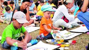 Taller masivo de pintura para despedir las vacaciones