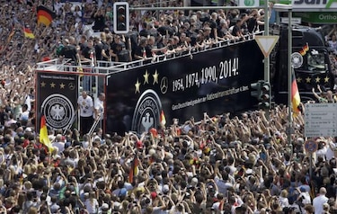 Muchedumbre en Berlín para aclamar a los campeones mundiales