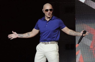 Pitbull entra a ritmo de rap en polémica por viaje de Jay-Z y Beyoncé a Cuba