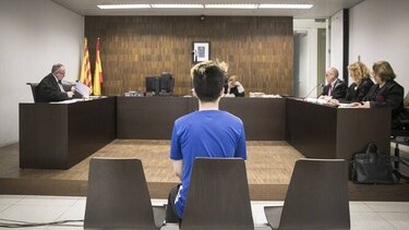 Condena de 15 meses de cárcel para 'youtuber' español por humillar a un indigente