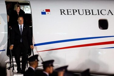 Presidente Varela llega a Colombia para toma de posesión de Santos