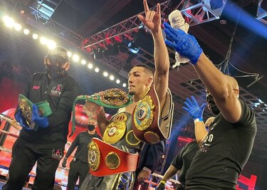 Teófimo López vence a Lomachenko y unifica títulos de peso ligero