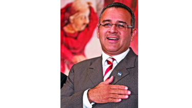 Tribunal pide a fiscalía acusación contra Funes