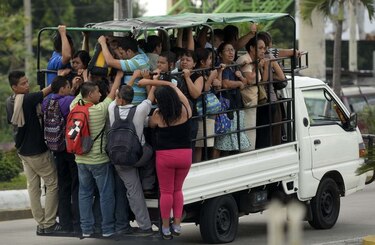 Gobierno salvadoreño traslada a prisión de máxima seguridad a maras