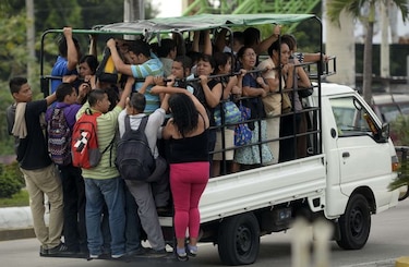 Gobierno salvadoreño traslada a prisión de máxima seguridad a maras