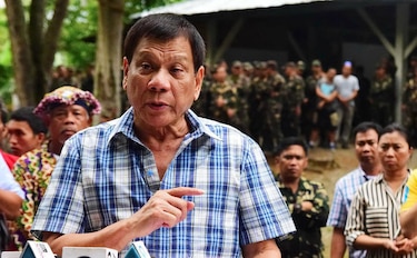 Presidente de Filipinas, Rodrigo Duterte, propone a la policía cuota mínima diaria de asesinato de criminales