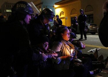 Decenas de arrestados tras protesta en norte de California