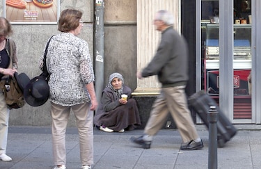 Experto critica tasa de pobreza en España