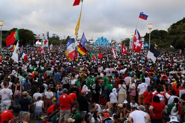 La JMJ anima a los jóvenes a ‘ponerse en marcha’ en su apertura en Lisboa
