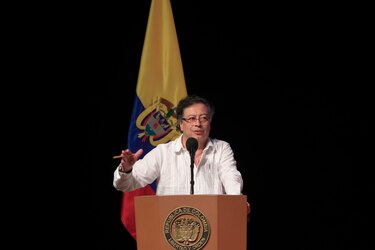 Petro denuncia penalmente a su excanciller por conspiración para sacarlo de la Presidencia