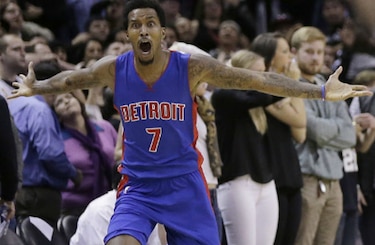 Pistons sorprenden a Spurs