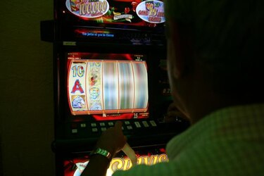 Ejecutivo anuncia clausura de casinos clandestinos