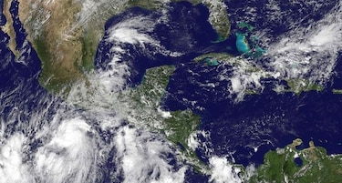 Advertencia de huracán en México por la tormenta Patricia