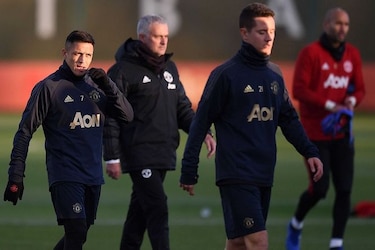 El chileno Alexis Sánchez estará de baja hasta enero