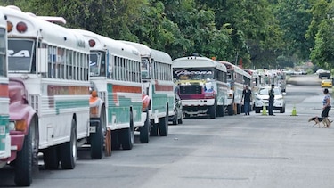 Fiscalía: despilfarro en la compensación de buses ‘diablos rojos’