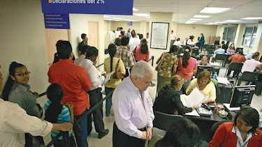 Recaudación de ingresos profundiza su caída