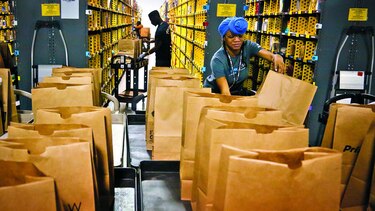 Amazon creará más de 100 mil empleos