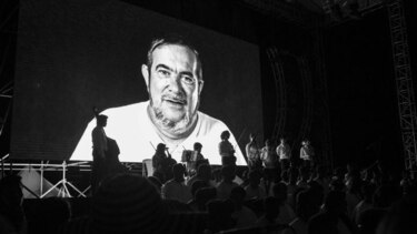 FARC tildan de 'provocación' sobrevuelo militar en acto de paz en Colombia