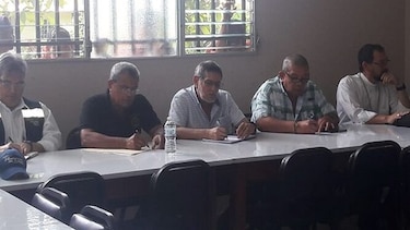 Comisión de alto nivel se reúne con opositores a la reelección de Robinson